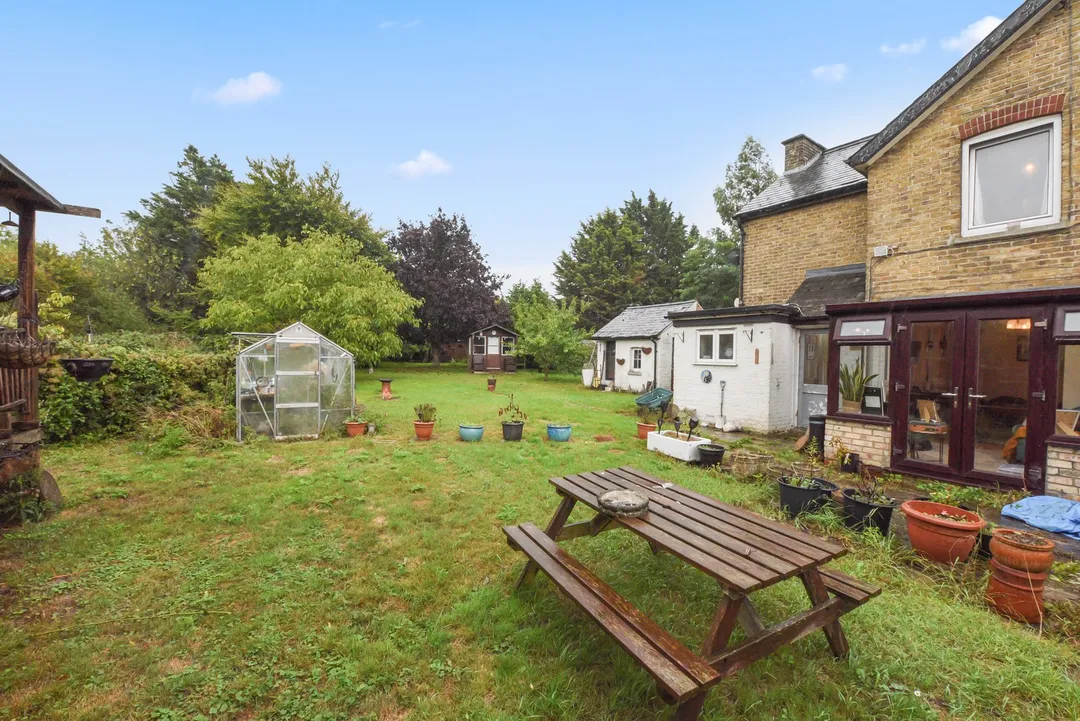 https://mr0.homeflow-assets.co.uk/files/photo/image/47707/9203/_x_/23218_EA_RS_12726449_IMG_12.jpg