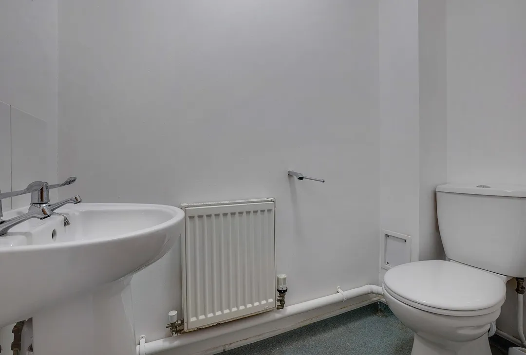 https://mr0.homeflow-assets.co.uk/files/photo/image/47707/9529/_x_/23218_EA_RL_12776401_IMG_15.jpg