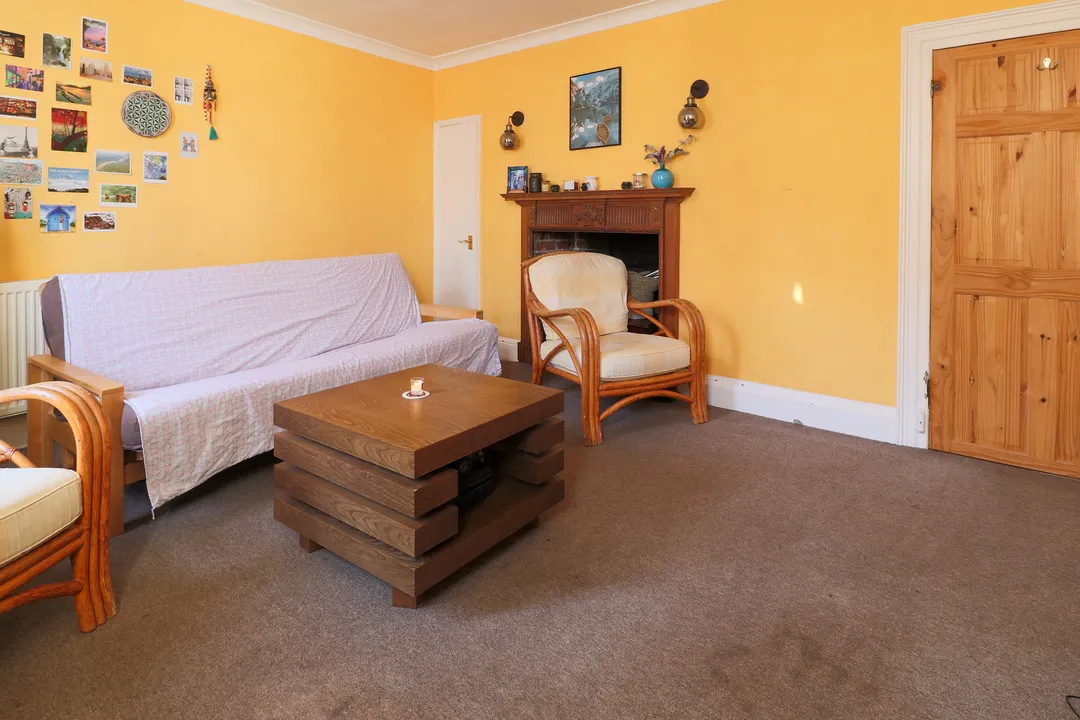 https://mr0.homeflow-assets.co.uk/files/photo/image/47707/9846/_x_/23218_Cosmo_IMG_6.jpg