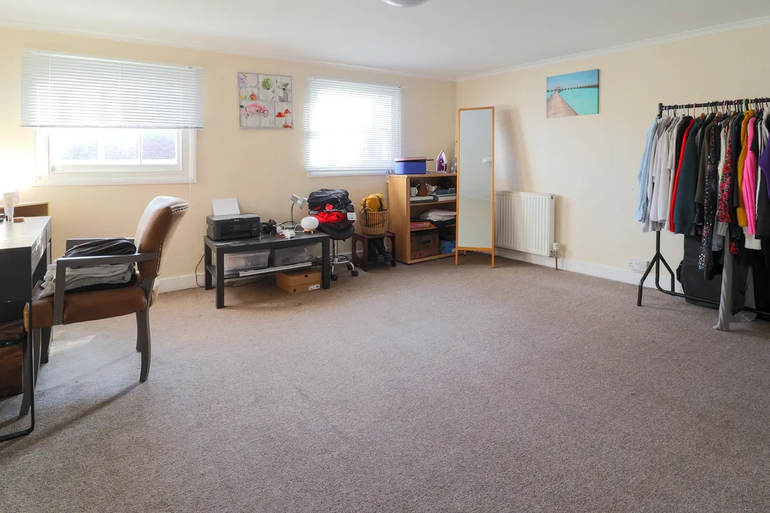 https://mr0.homeflow-assets.co.uk/files/photo/image/47707/9849/_x_/23218_Cosmo_IMG_9.jpg