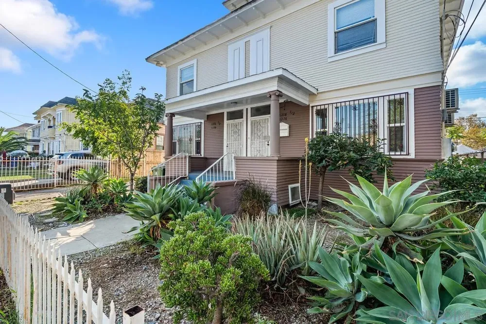 1276 W 22nd St, South Los Angeles, CA 90007