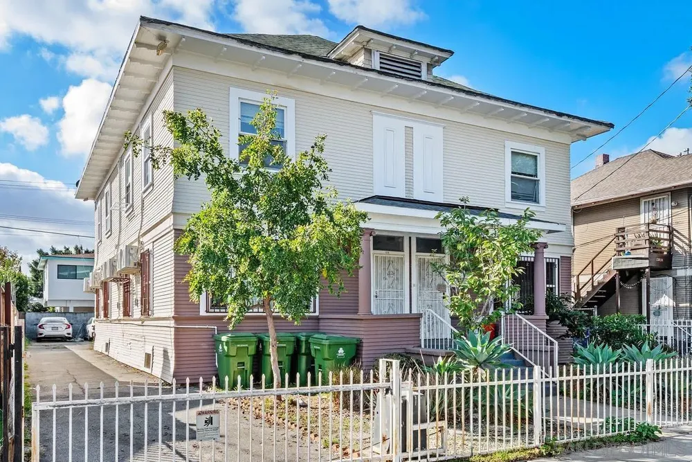 1276 W 22nd St, South Los Angeles, CA 90007