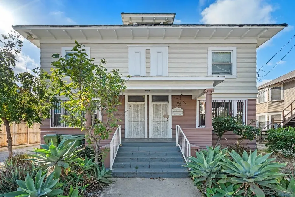 1276 W 22nd St, South Los Angeles, CA 90007