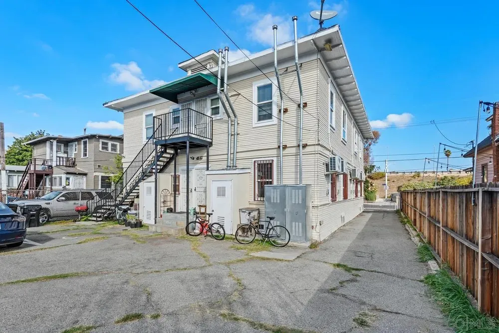 1276 W 22nd St, South Los Angeles, CA 90007