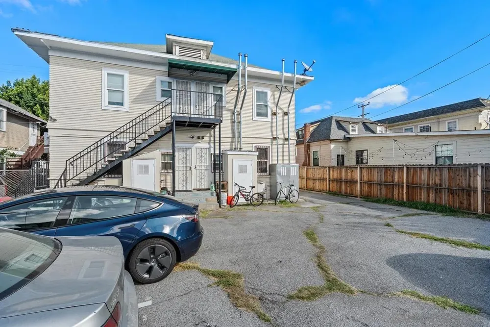 1276 W 22nd St, South Los Angeles, CA 90007