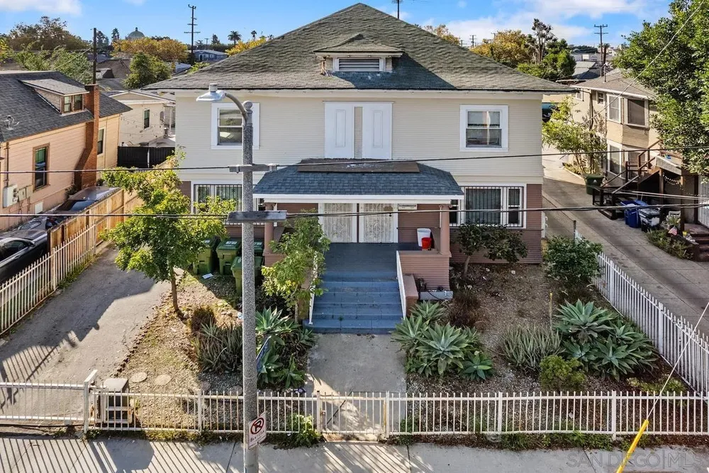 1276 W 22nd St, South Los Angeles, CA 90007