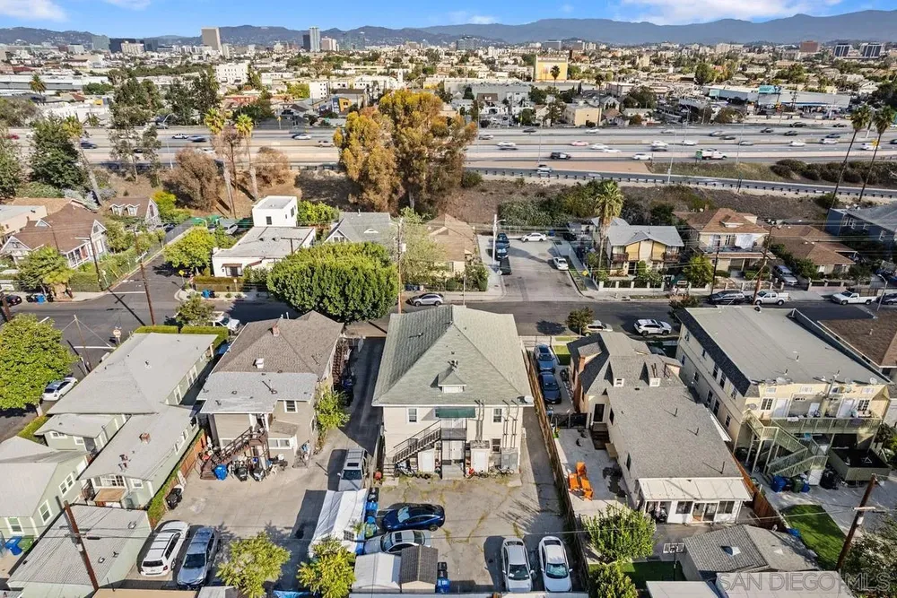 1276 W 22nd St, South Los Angeles, CA 90007