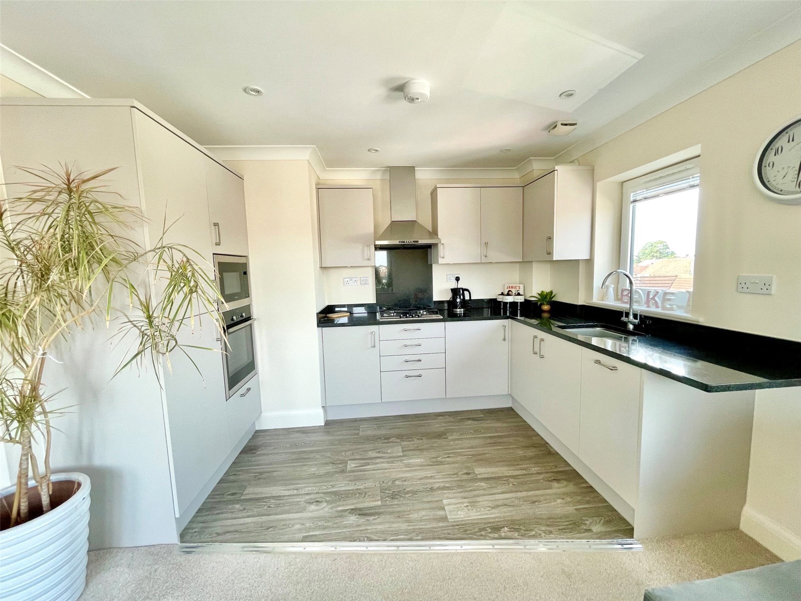 Cranleigh Drive, Leigh-on-Sea, Essex, SS9 Image 7