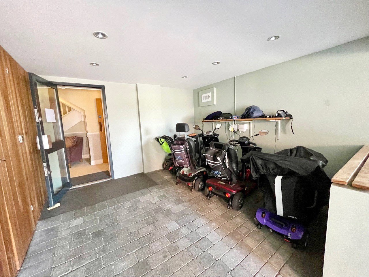 Cranleigh Drive, Leigh-on-Sea, Essex, SS9 Image 18
