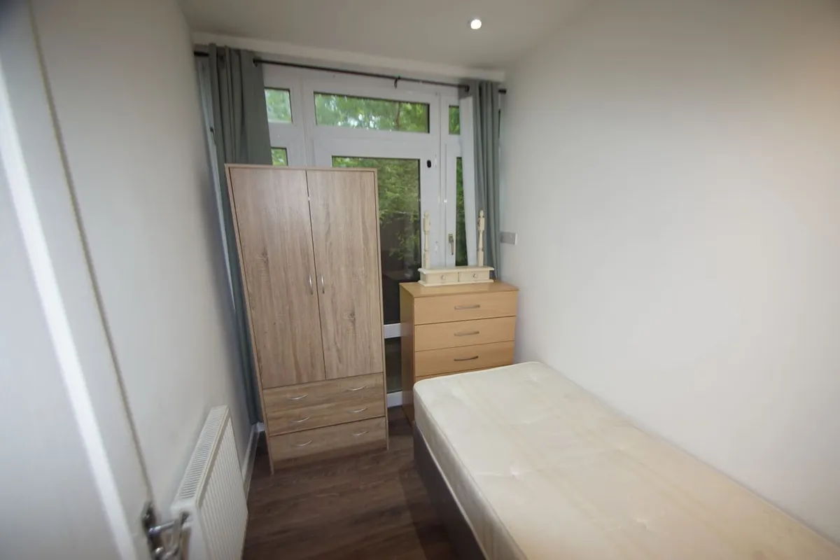 Braemar Avenue, London, NW10