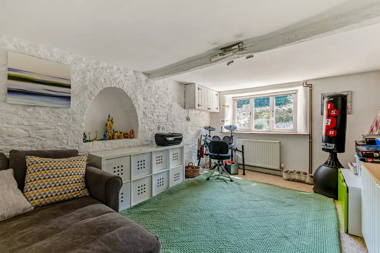 Nr. Ampney Crucis, Cirencester, GL7 photo 5