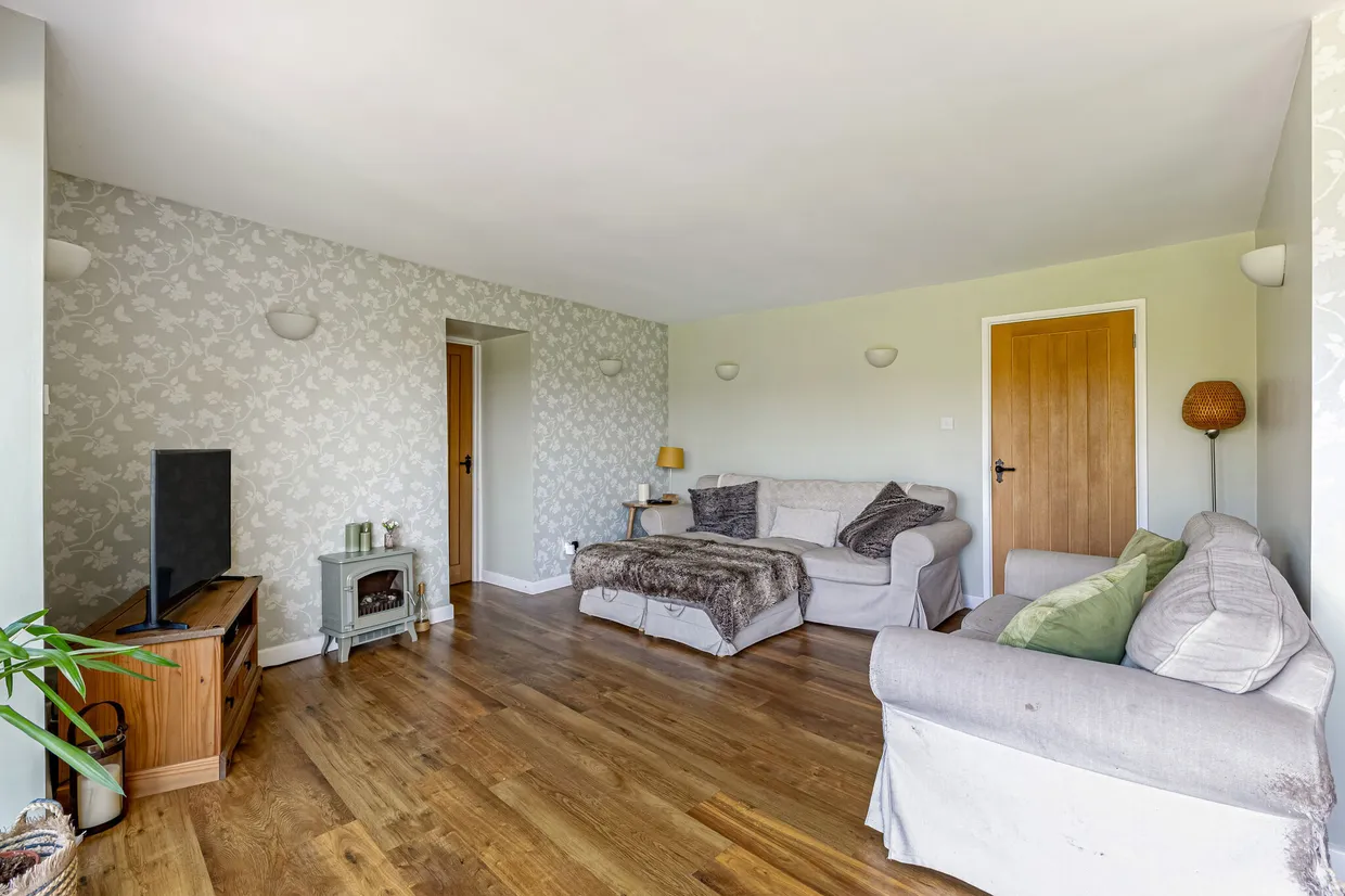 Nr. Ampney Crucis, Cirencester, GL7 photo 8