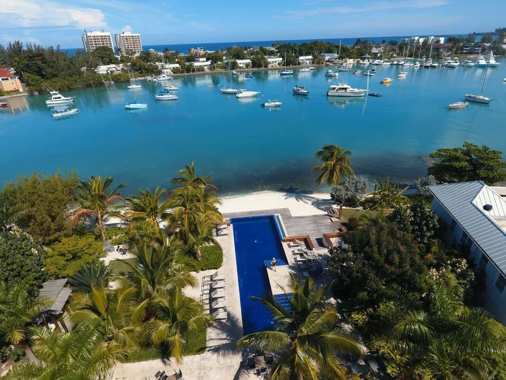 22 FREEPORT, TONY HART BL St. James