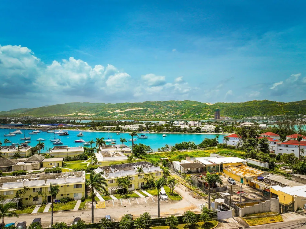 22 FREEPORT, TONY HART BL St. James
