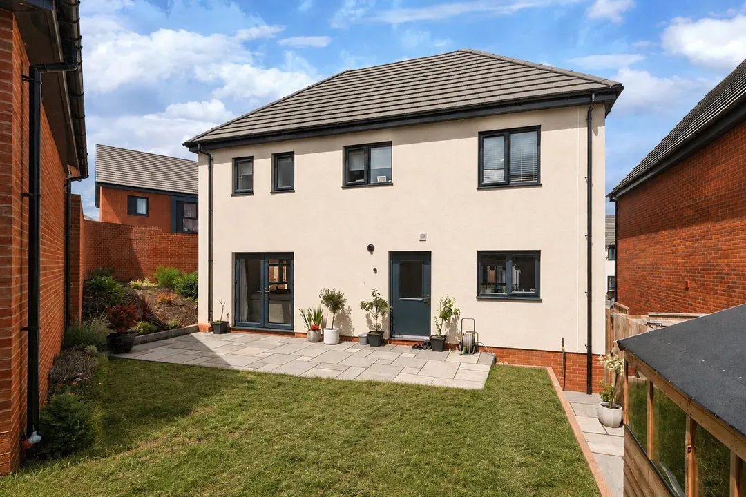 https://mr0.homeflow-assets.co.uk/files/photo/image/47715/7952/_x_/NEW230261_24.jpg