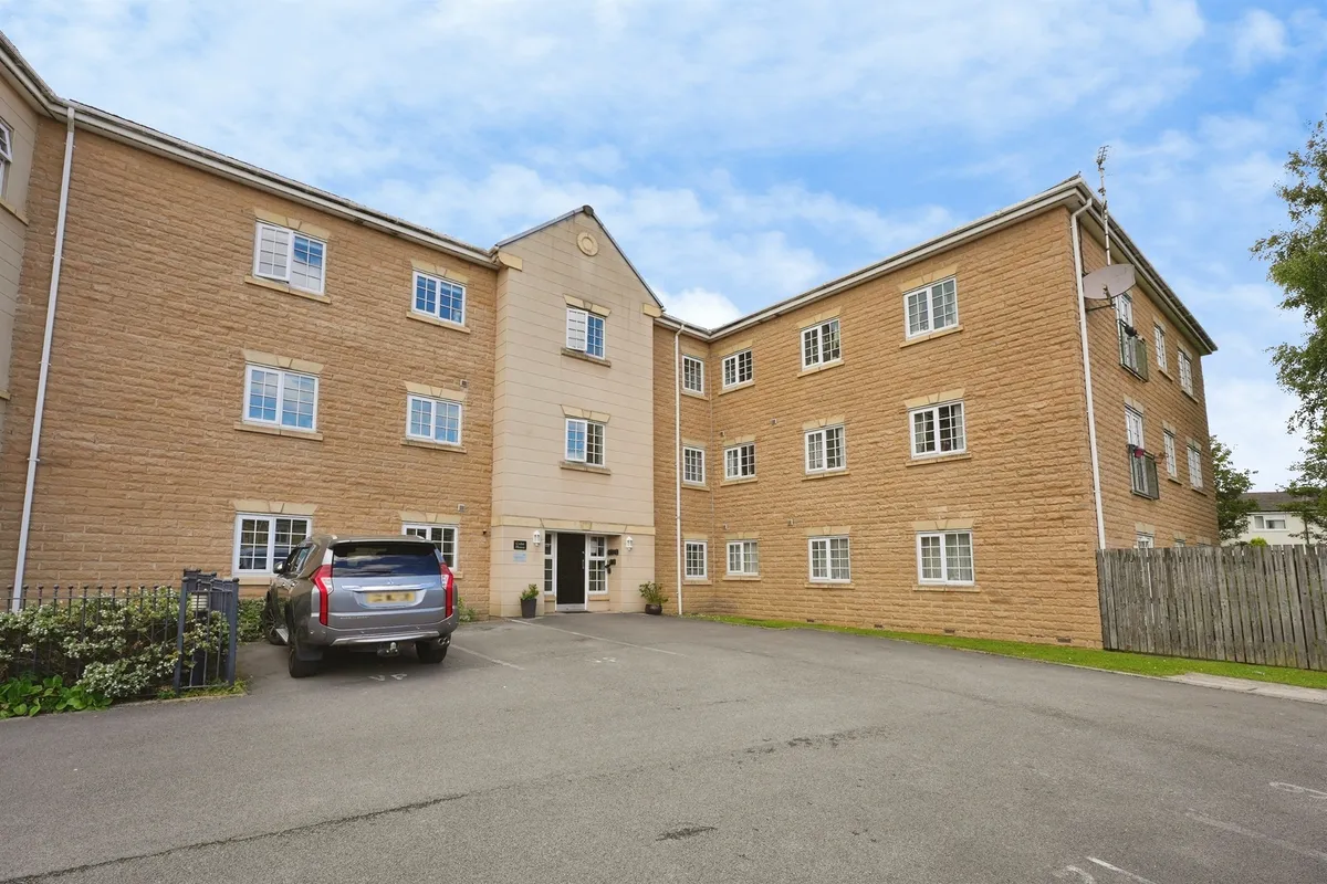 Oakwood Gardens, Halifax