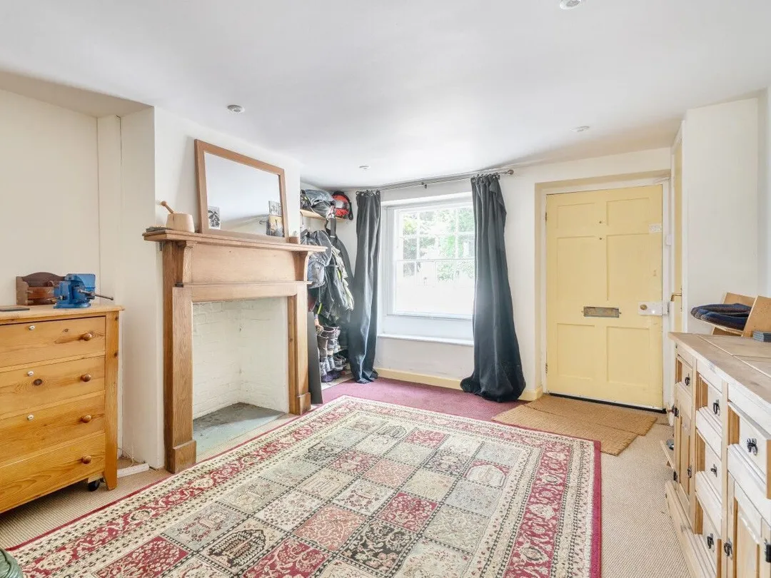 https://mr0.homeflow-assets.co.uk/files/photo/image/47716/4791/_x_/57747426.jpg