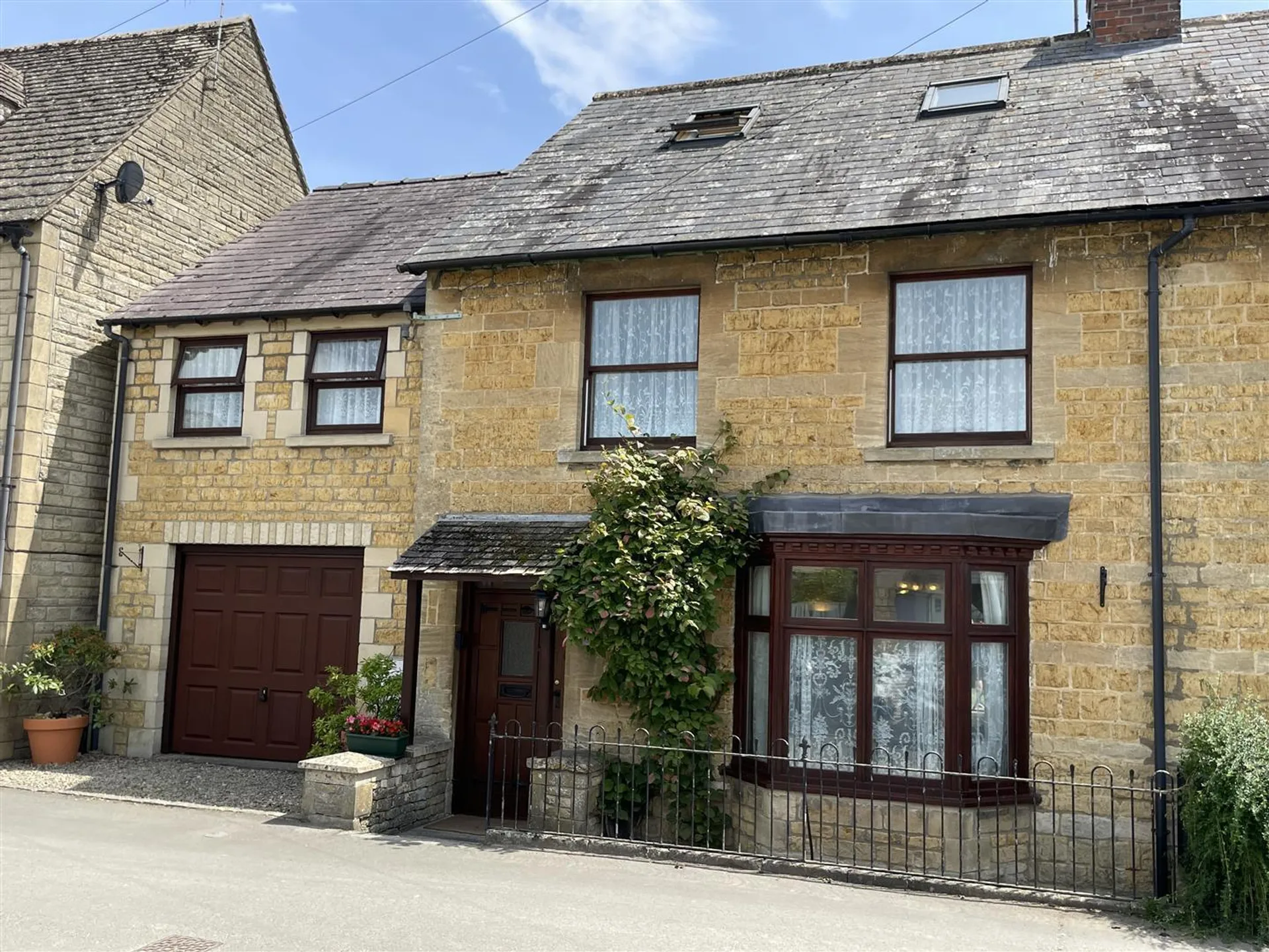 Property photo top 0