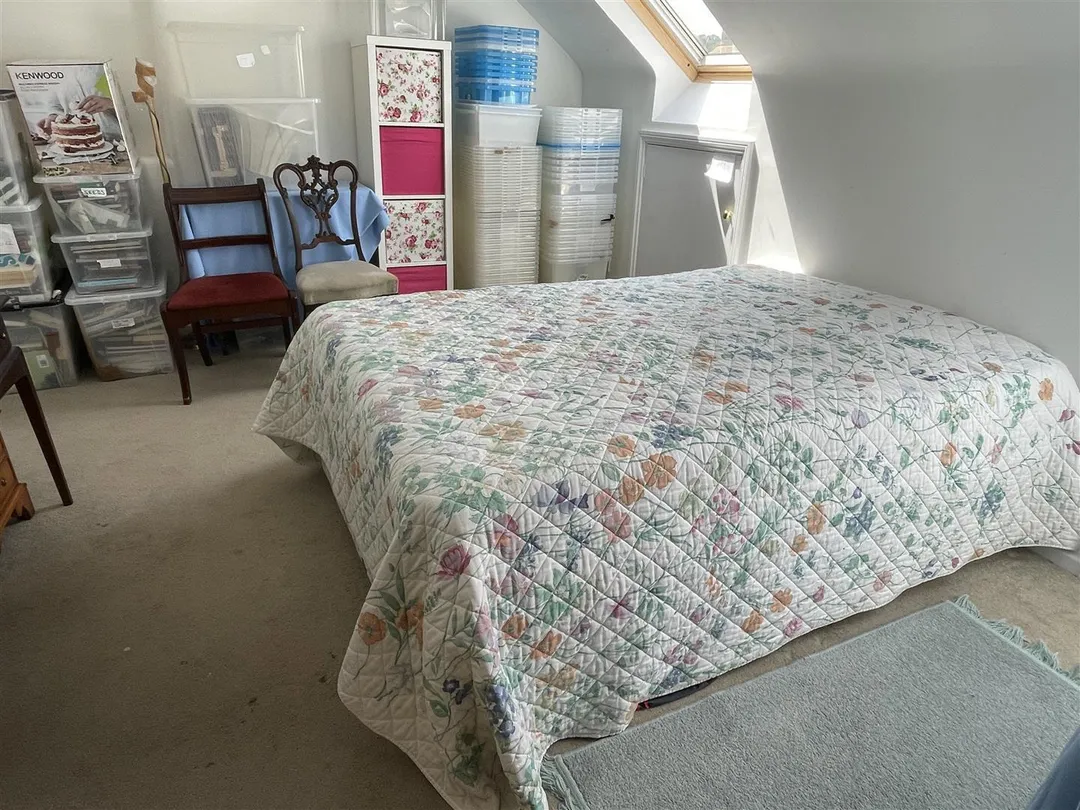 https://mr0.homeflow-assets.co.uk/files/photo/image/47716/6659/_x_/PpOyGf11pUCi7wBEzfx7aA.jpg
