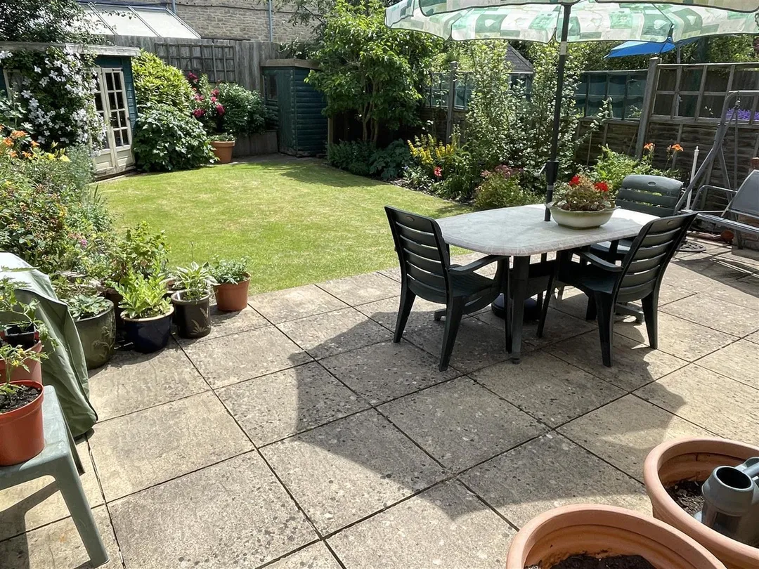 https://mr0.homeflow-assets.co.uk/files/photo/image/47716/6663/_x_/Z-SrhCNyJE2m4S467zQxsw.jpg