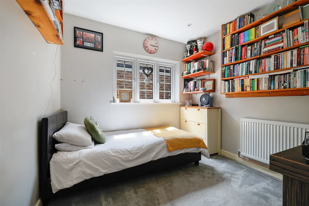 Cooper Walk, St. Johns, Redhill, Surrey, RH1