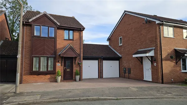 Goodwood Close, Stretton, Burton-on-T...
