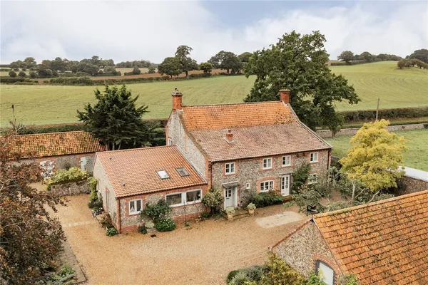 Blakeney Road, Letheringsett, NR25 photo 2