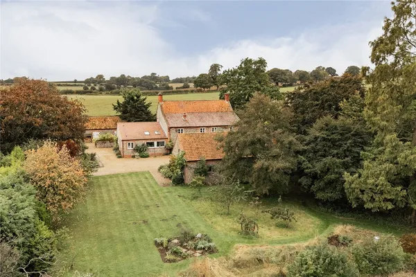 Blakeney Road, Letheringsett, NR25 photo 25