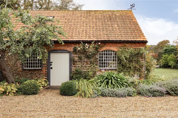 Blakeney Road, Letheringsett, NR25 photo 32