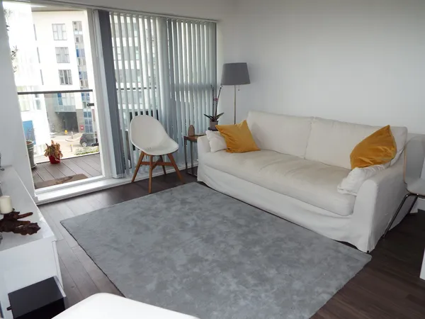 Clovelly Place, Greenhithe, DA9