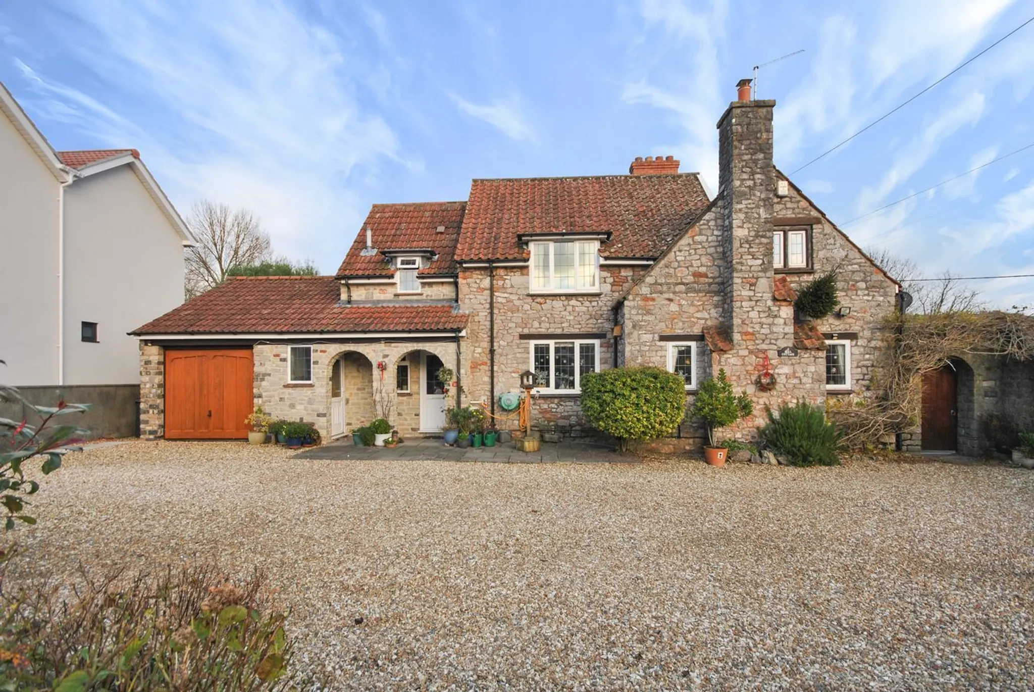 https://mr0.homeflow-assets.co.uk/files/photo/image/47717/3088/_x_/46407338.jpg