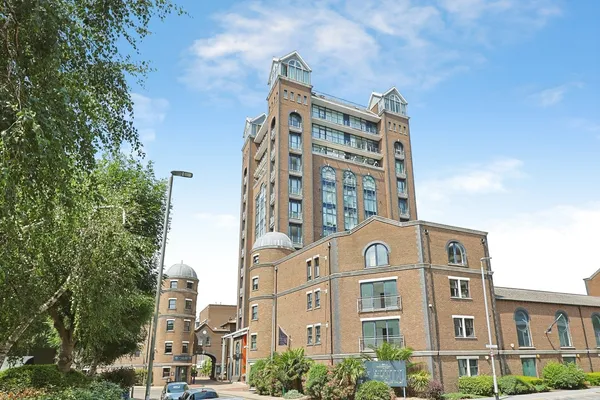 Coral Row, Battersea, London, SW11