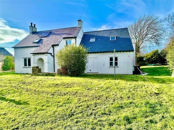 Brynsiencyn, Isle Of Anglesey, Sir Yn...