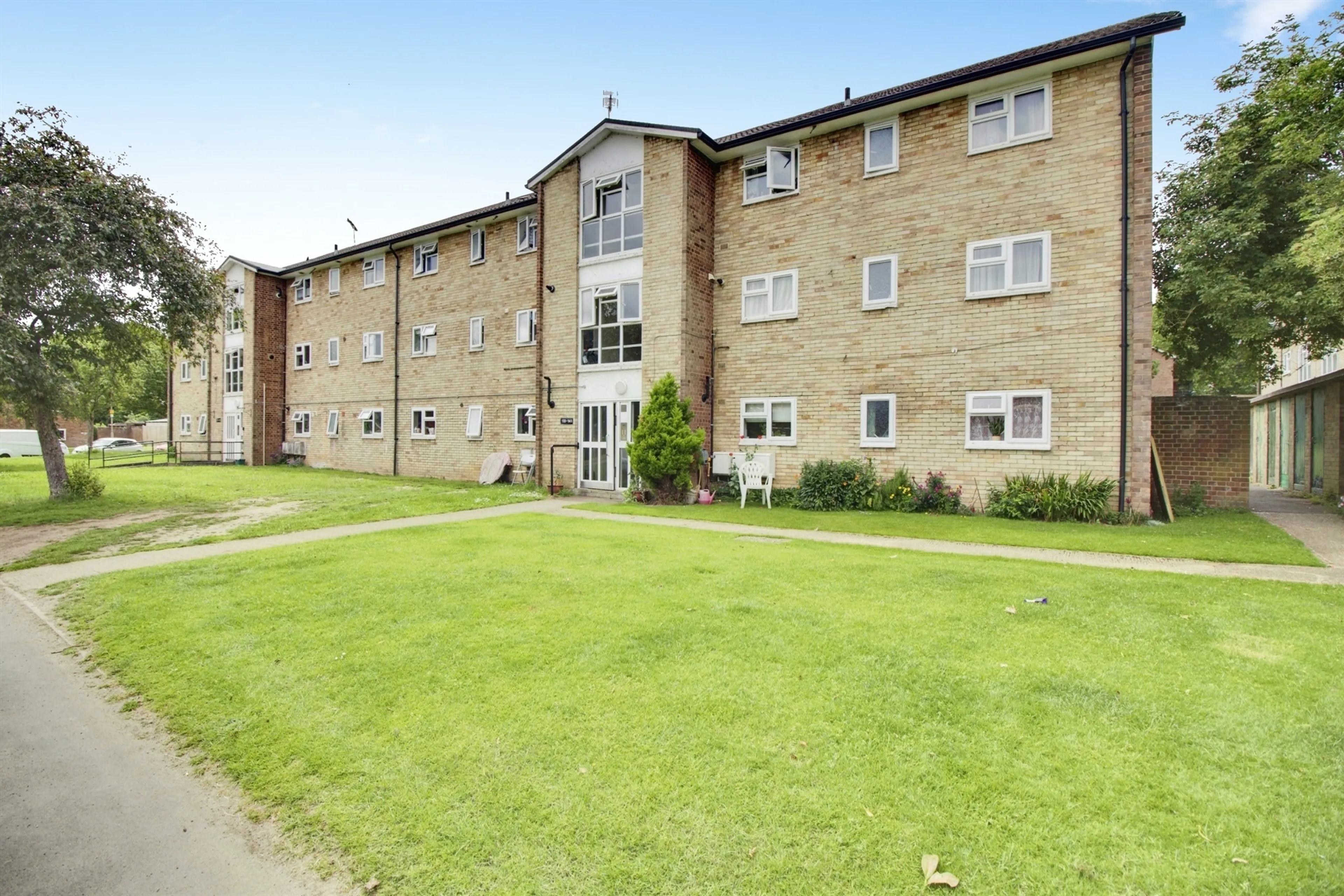 Property at Harwood Hill, WELWYN GARDEN CITY