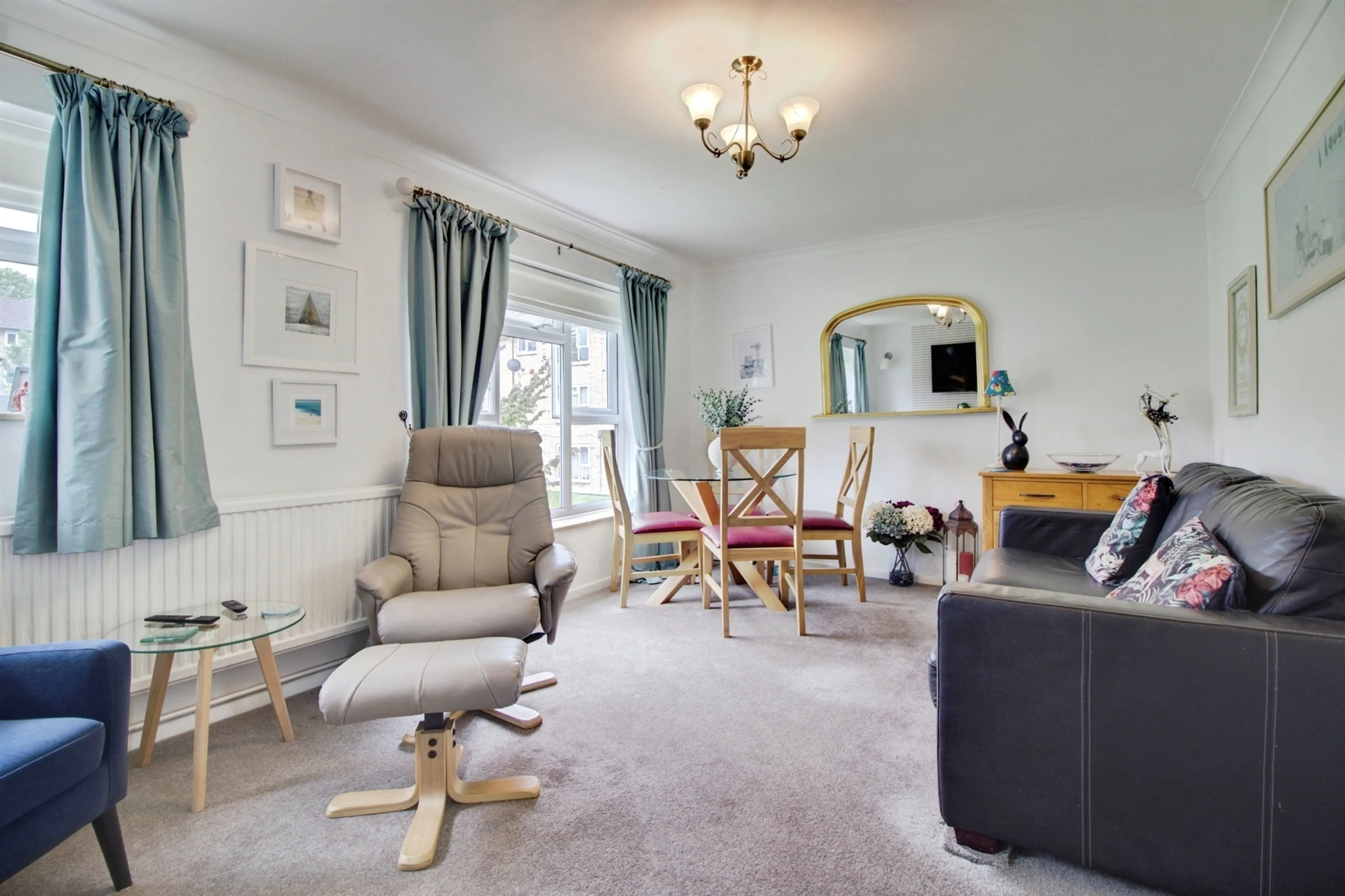 Property at Harwood Hill, WELWYN GARDEN CITY