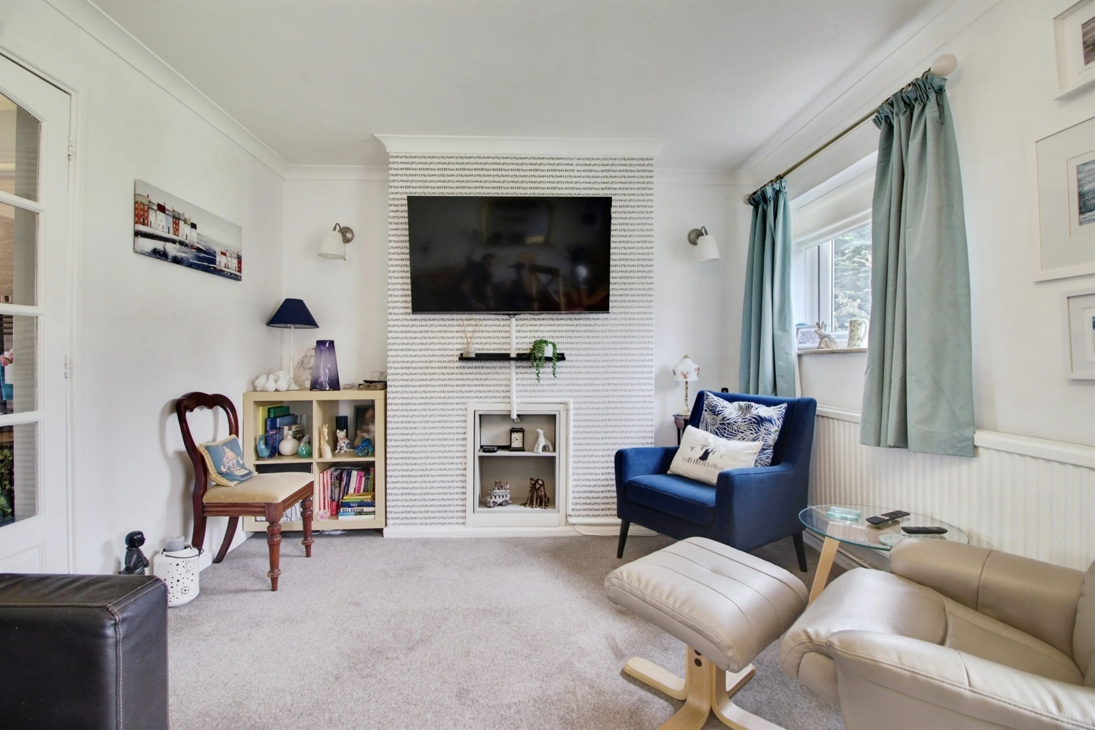 Property at Harwood Hill, WELWYN GARDEN CITY