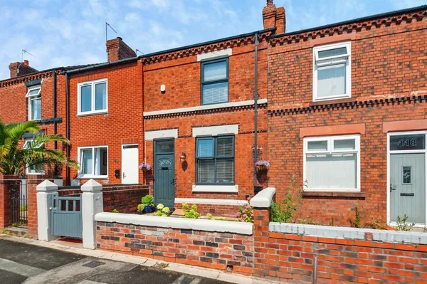 Greenfield Road, Dentons Green, St. H...