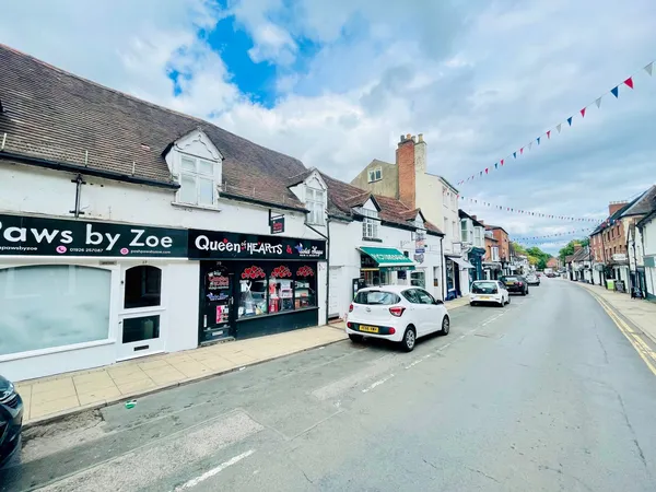 Smith Street, Warwick
