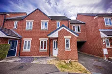 Manrico Drive, LINCOLN