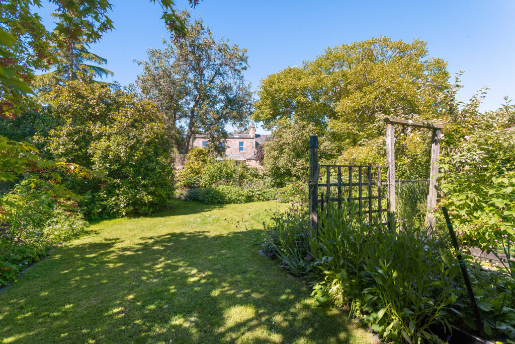 3 Findhorn Place, The Grange, Edinburgh, EH9 2JR Image 59