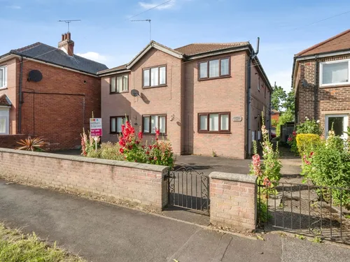 Cedric Road, Edenthorpe, Doncasterphoto