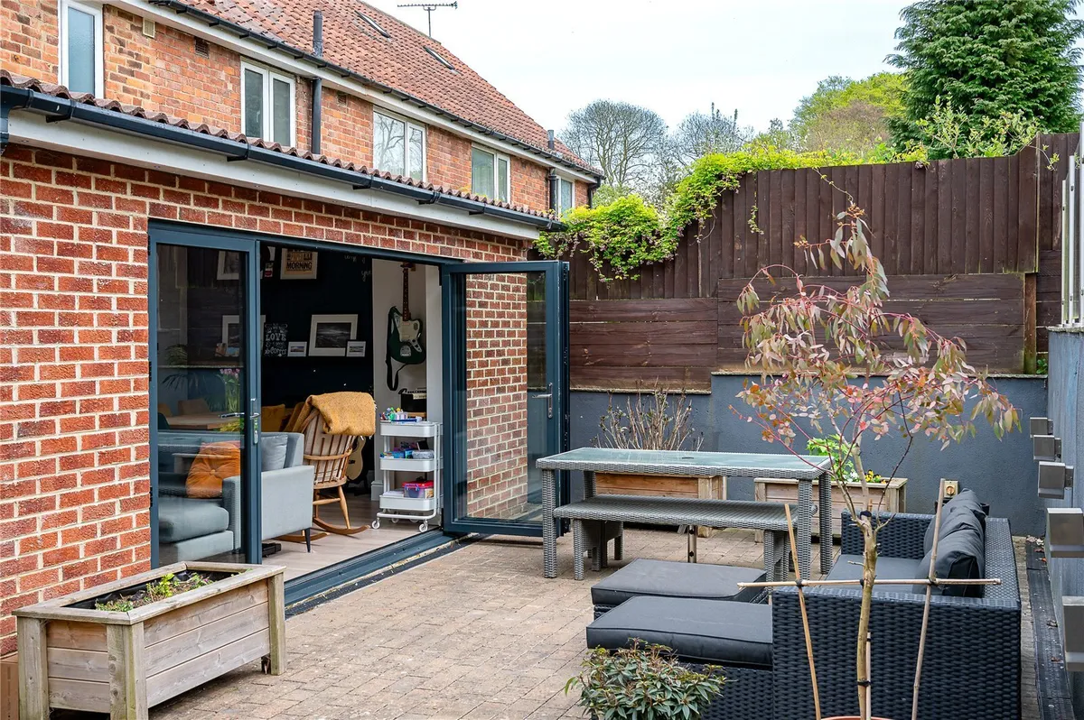 Brookside, Collingham, LS22