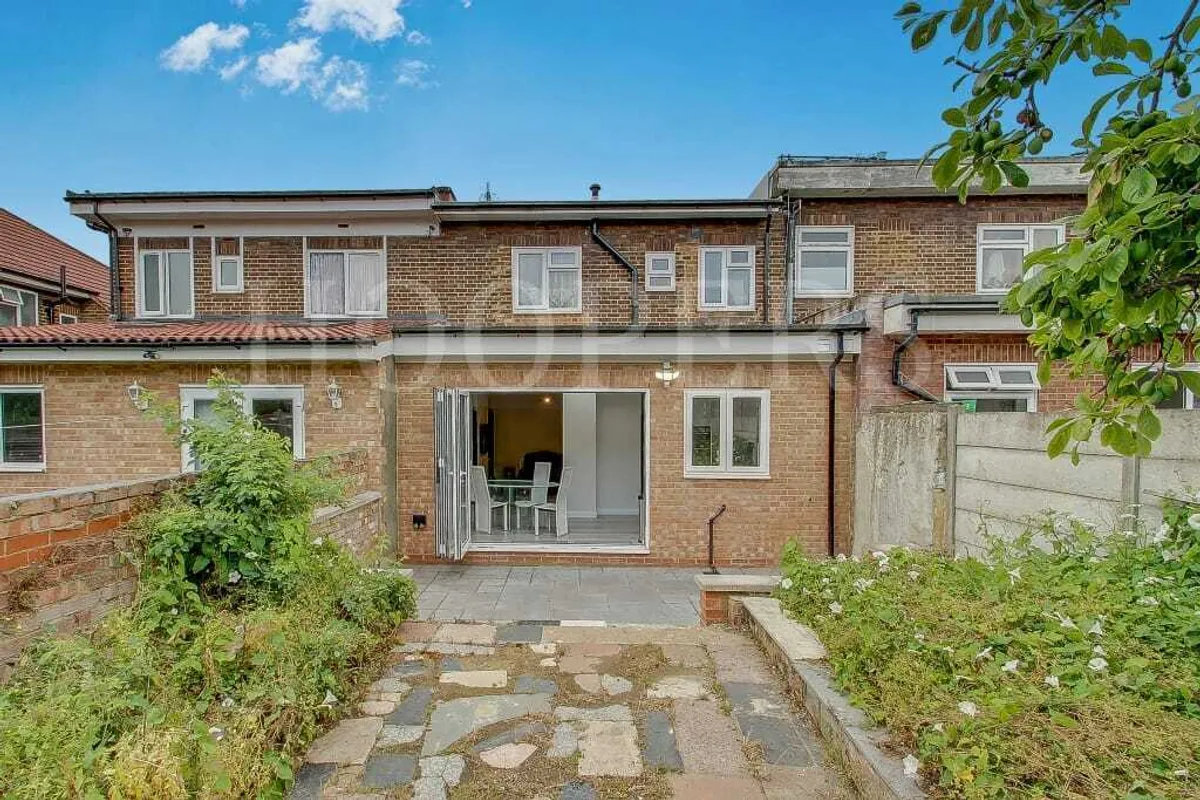 Clifford Way, London, NW10