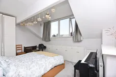 Morris Grove, Leeds