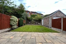 Doval Gardens, Tean