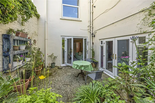 Bath Road, Cheltenham, GL53 photo 4