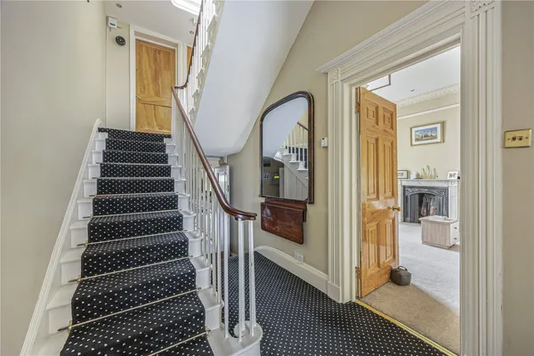 Bath Road, Cheltenham, GL53 photo 6