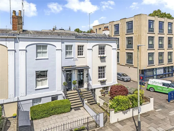 Bath Road, Cheltenham, GL53 photo 1