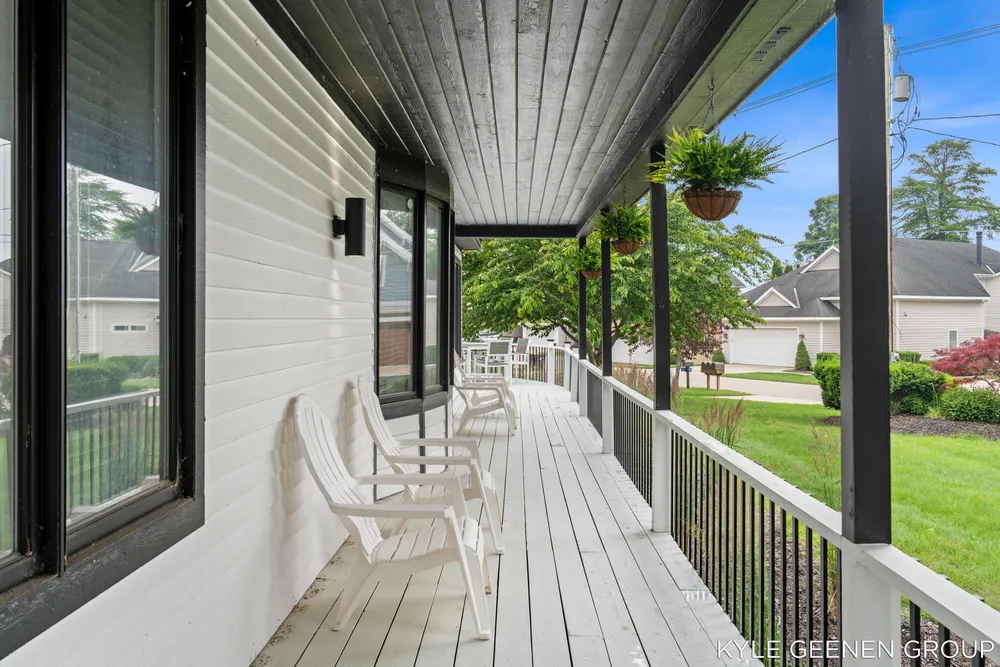 1729 Waukazoo Dr, Holland, MI 49424-2414