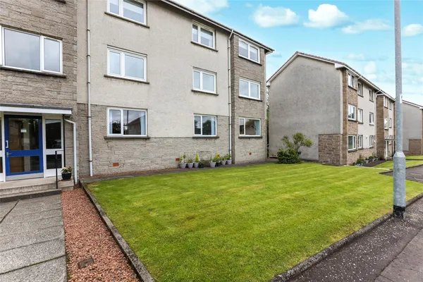 Queens Court, Milngavie, Glasgow, Eas...